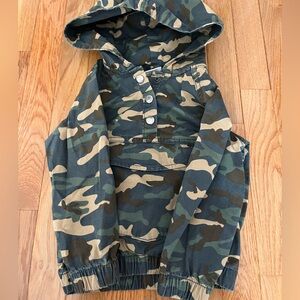NWOT Camouflage Hooded Jacket 3T